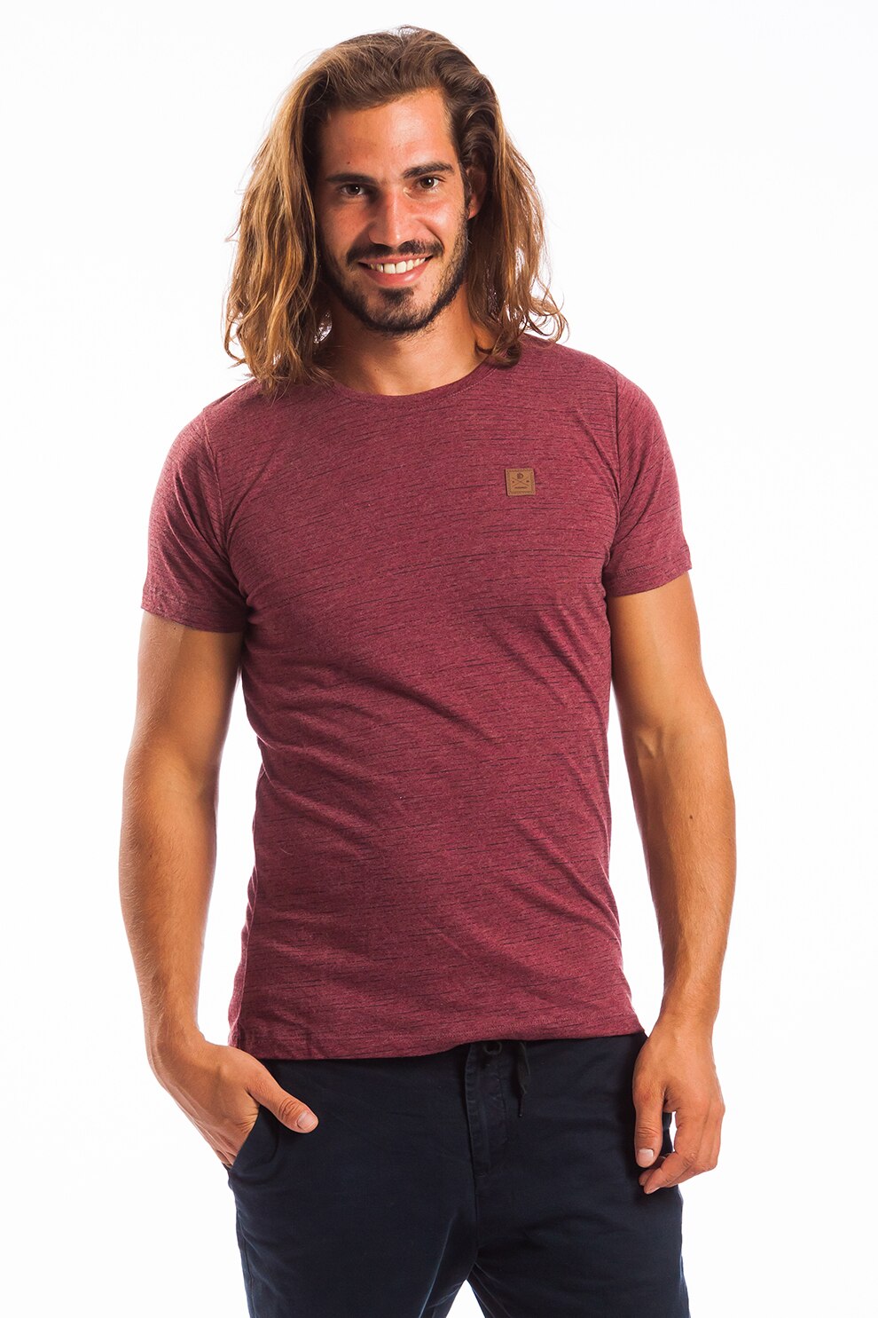 Fundango, Tricou regular fit cu decolteu la baza gatului Jaggy, Rosu stins, S