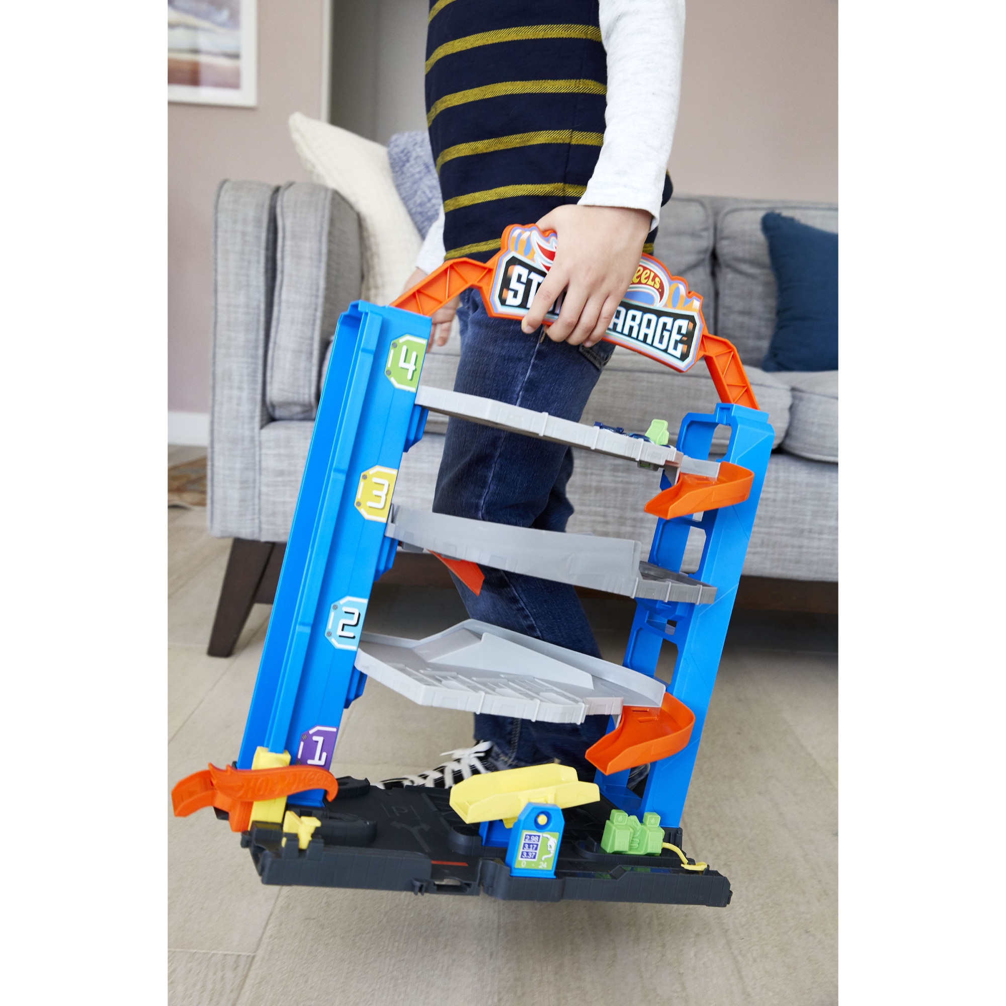 Hot Wheels Stunt Garage set pistă cu mașinuță - Mattel cumpăra