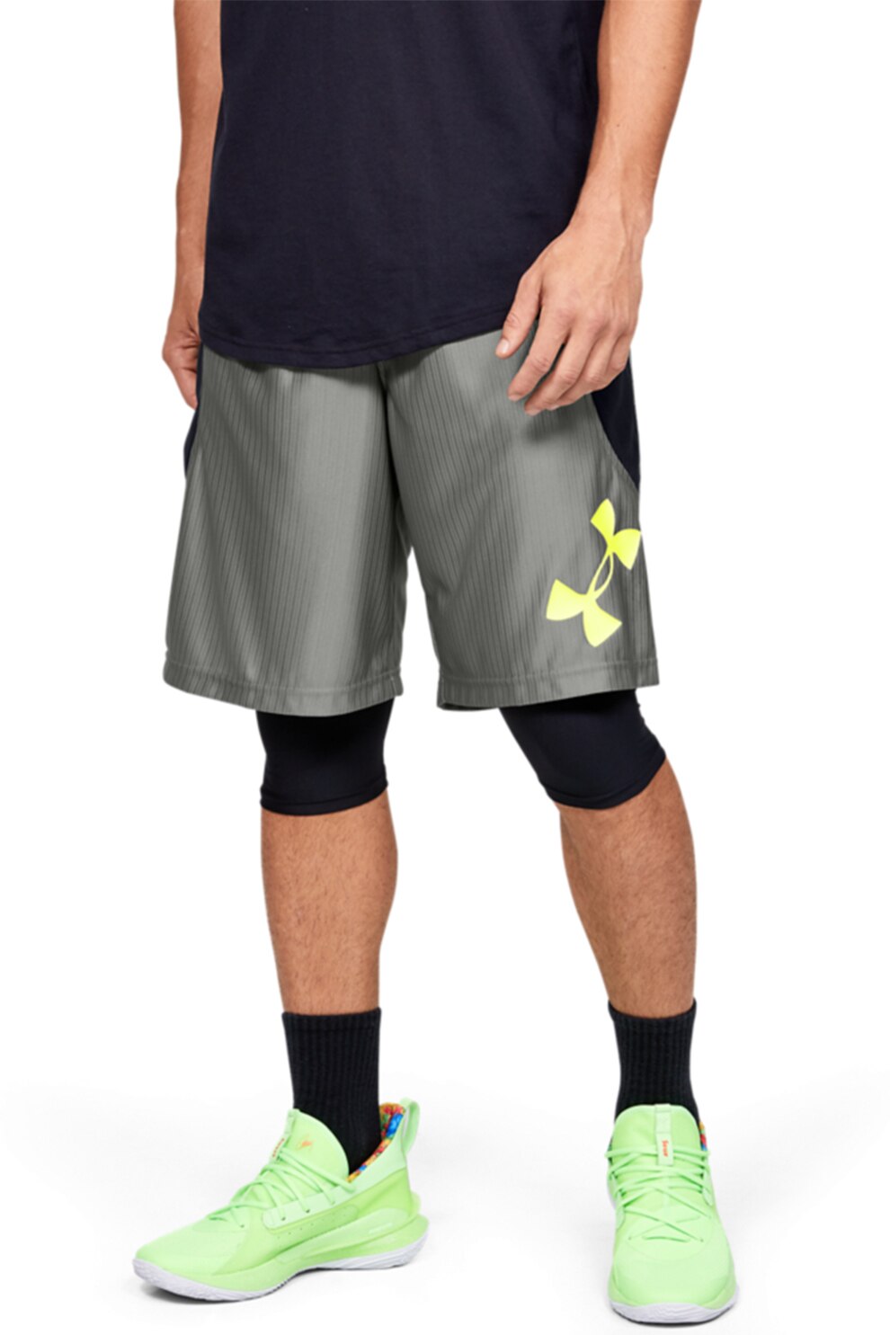 Under Armour, Bermude pentru baschet Perimeter, Verde inchis/Negru/Galben