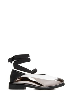 Il Passo, Pantofi de piele si piele lacuita, cu snururi Evancescent Il Passo, Pantofi de piele si piele lacuita, cu snururi Evancescent