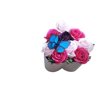 Aranjament floral cu 9 trandafiri din sapun in cutie Aranjament floral cu 9 trandafiri din sapun in cutie