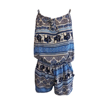 Salopeta scurta UNIVERS FASHION cu 2 buzunare, culoare alba cu imprimeu albastru cu elefanti, elastic la talie, XL-2XL Salopeta scurta UNIVERS FASHION cu 2 buzunare, culoare alba cu imprimeu albastru cu elefanti, elastic la talie, XL-2XL