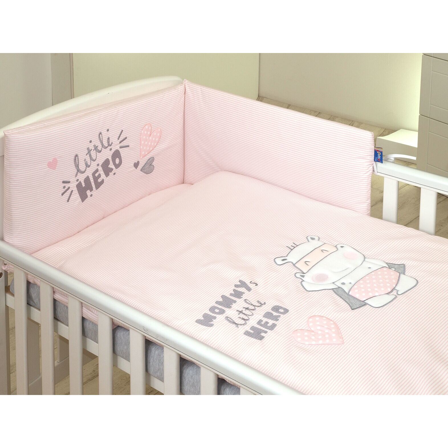 Set lenjerie din bumbac, cu protectie laterala pentru pat bebe, Micul Erou, Roz 120 x 60 cm