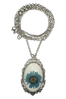 Colier cu pandativ din flori naturale si rasina, Delirium, unicat, albastru, 64+5 cm Colier cu pandativ din flori naturale si rasina, Delirium, unicat, albastru, 64+5 cm