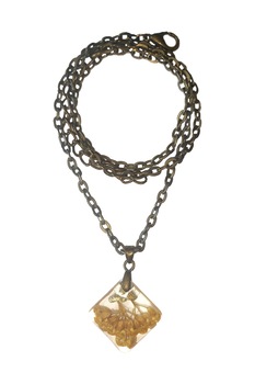 Colier cu pandativ din flori naturale si rasina, Delirium, unicat, galben, bronz Colier cu pandativ din flori naturale si rasina, Delirium, unicat, galben, bronz