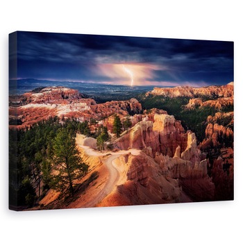 Tablou canvas - Fulger peste canionul Bryce, Peisaj, Portocaliu, Furtuna, Orizont, 60 x 90 cm Tablou canvas - Fulger peste canionul Bryce, Peisaj, Portocaliu, Furtuna, Orizont, 60 x 90 cm