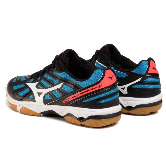 mizuno wave hurricane 3 mid