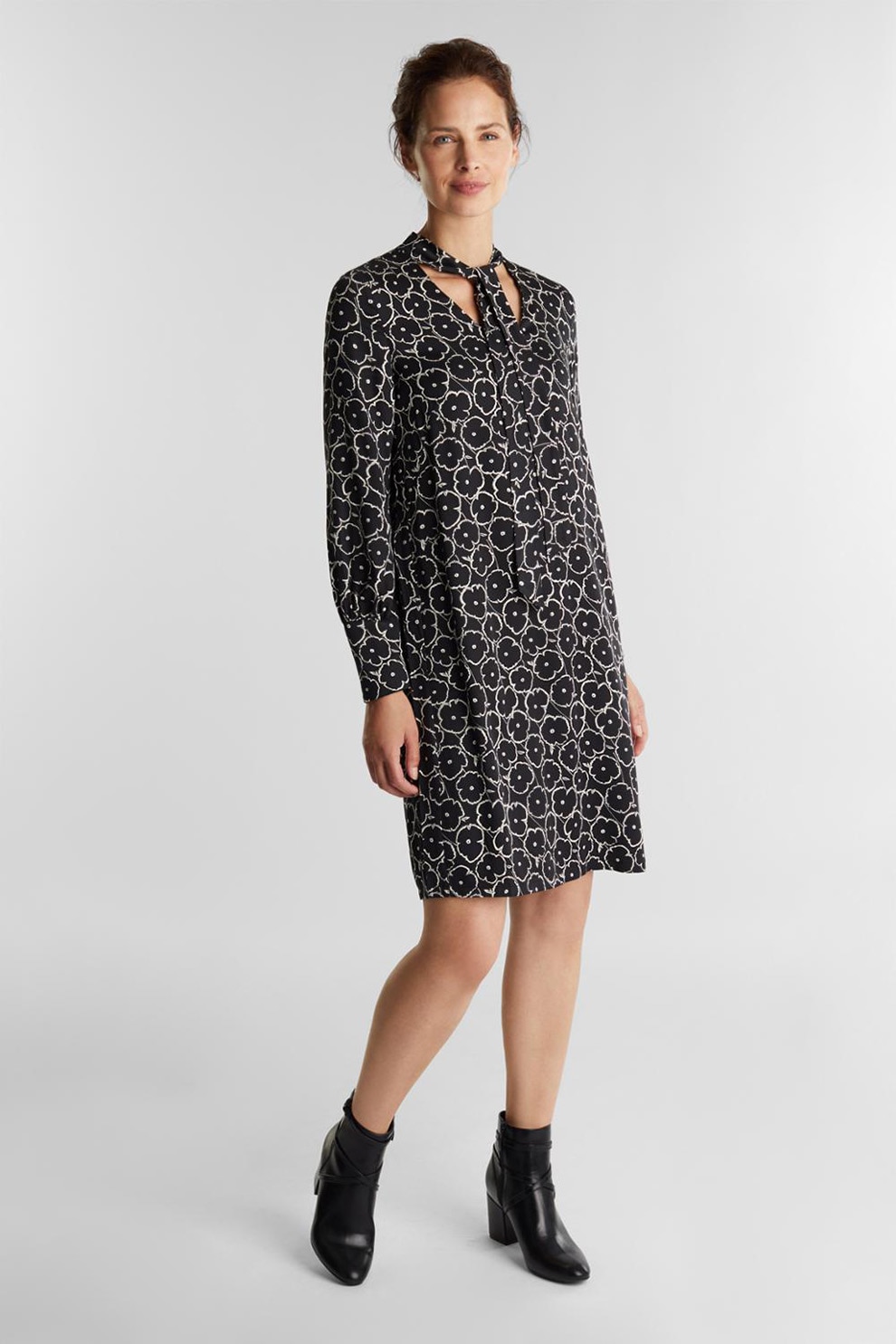 Esprit, Rochie mini cu imprimeu abstract si prindere la nivelul gatului, Negru/Alb