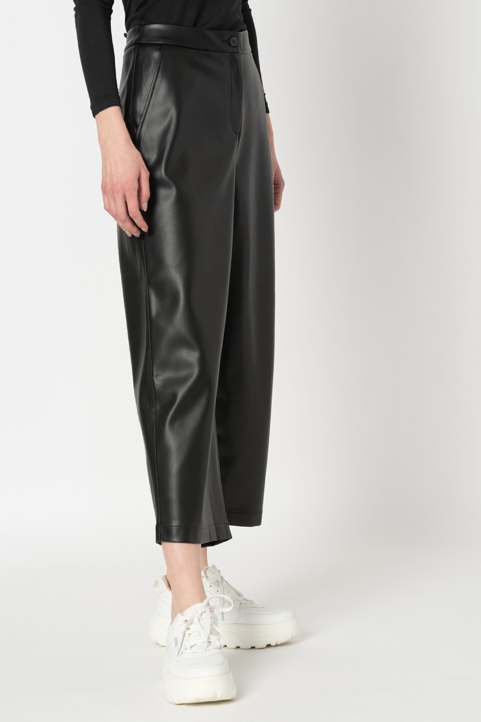 Esprit, Pantaloni culotte de piele ecologica, Negru stins