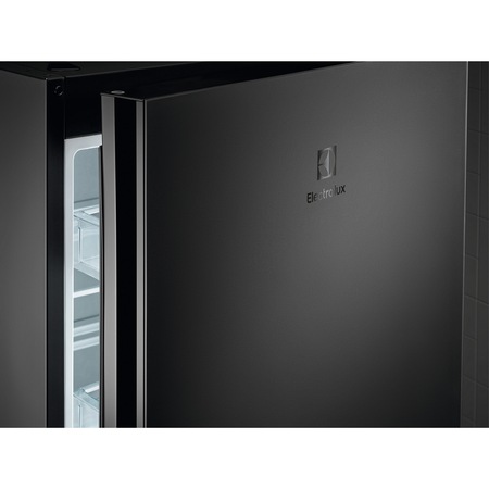 Combina frigorifica Electrolux LNT7ME32M1, 324 l, NoFrost, Clasa E, H186 cm, Sticla neagra