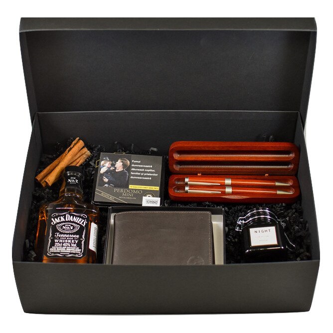 screen Exclusion mixture Pachet cadou pentru el cu whiskey, portofel din piele, instrumente de scris  si trabucuri - eMAG.ro
