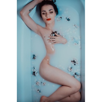 Tablou canvas 50x35 cm, model Erotic 36 Tablou canvas 50x35 cm, model Erotic 36