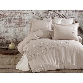 Lenjerie de pat dublu, premium satin de lux cu broderie, 240 x 260 cm, Clasy, Fiore Bej V1 Lenjerie de pat dublu, premium satin de lux cu broderie, 240 x 260 cm, Clasy, Fiore Bej V1