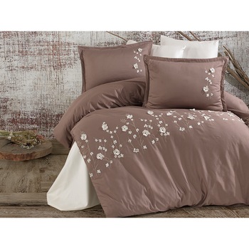 Lenjerie de pat dublu, premium satin de lux cu broderie, 240 x 260 cm, Clasy, Fiore Maro V2 Lenjerie de pat dublu, premium satin de lux cu broderie, 240 x 260 cm, Clasy, Fiore Maro V2