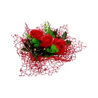 Aranjament flori de sapun MADOV cu 3 trandafiri rosii