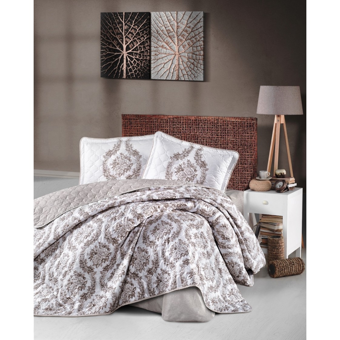 Set cuvertura matlasata 240x260cm + 2 fete perna, bumbac, Ralex Pucioasa, Floresta Bej V1