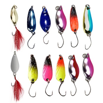Set 12 momeli tip lingura multicolor, diferite marimi, folosite pentru pescuitul la rapitori, din metal cu carlig si organizator depozitare Set 12 momeli tip lingura multicolor, diferite marimi, folosite pentru pescuitul la rapitori, din metal cu carlig si organizator depozitare