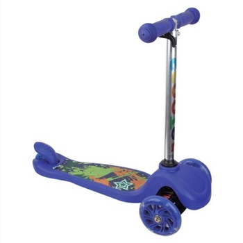 Trotineta pentru copii Felis, Cu lumini LED, 58,5x14x27,5 cm, Pana la 50 kg, 3 ani+, Albastru Trotineta pentru copii Felis, Cu lumini LED, 58,5x14x27,5 cm, Pana la 50 kg, 3 ani+, Albastru