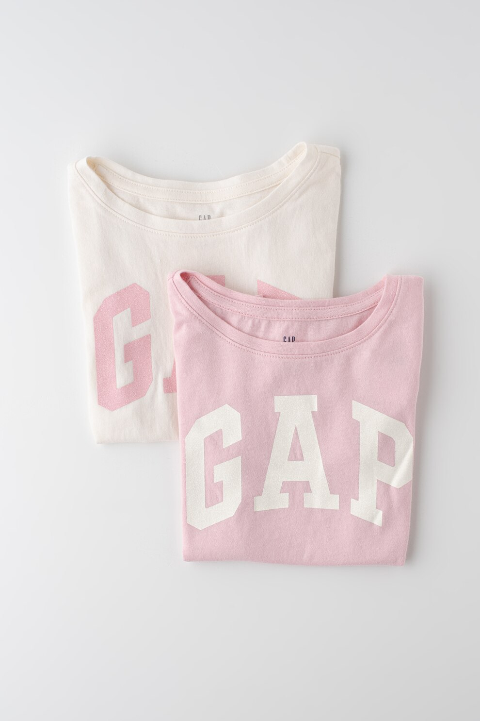 GAP, Set de tricouri din bumbac cu imprimeu logo - 2 piese, Roz pastel/Alb