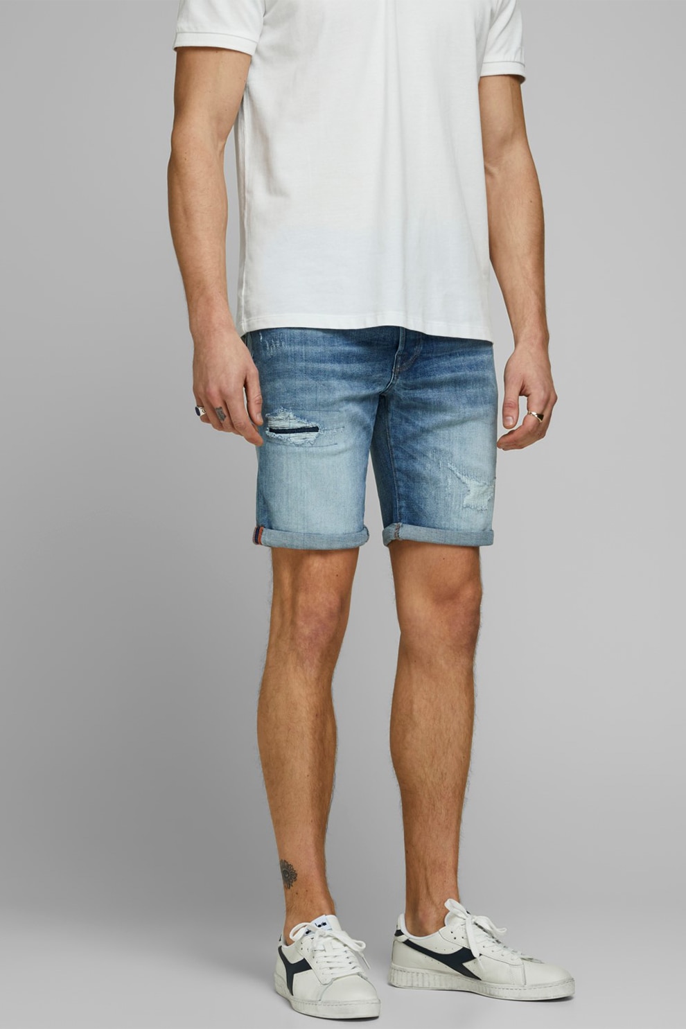 Jack&Jones, Pantaloni scurti din denim, cu aspect deteriorat, Albastru/Alb