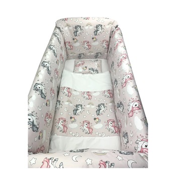 Lenjerie de patut bebelusi 120x60 cm cu aparatori Maxi Deseda Unicorni Roz Lenjerie de patut bebelusi 120x60 cm cu aparatori Maxi Deseda Unicorni Roz