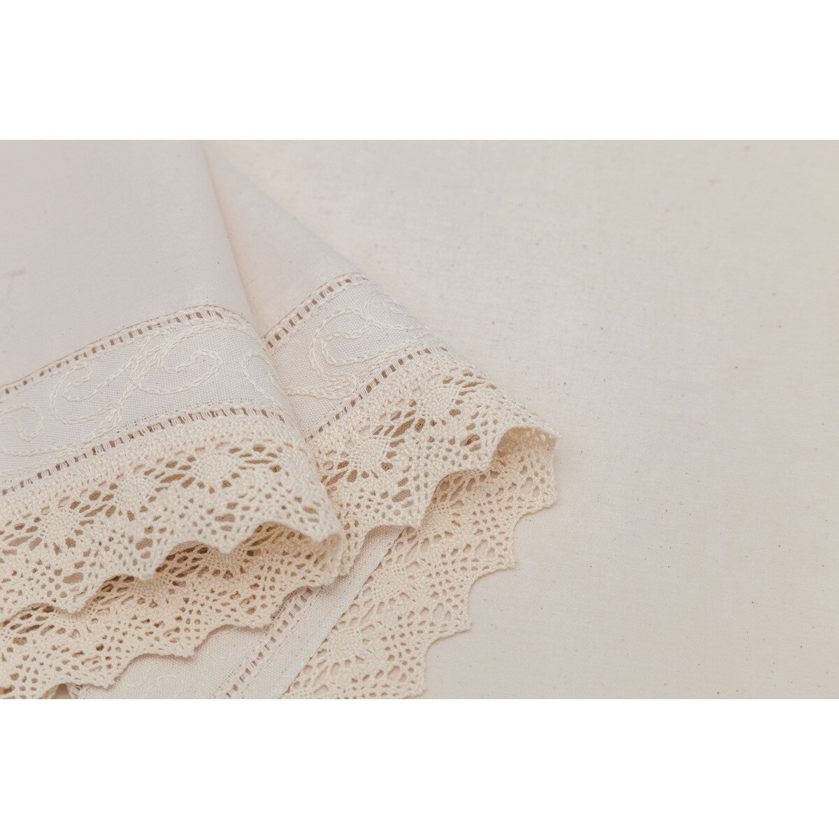 Fata de masa Valentini Bianco din bumbac 100% BK024 140x270 cm