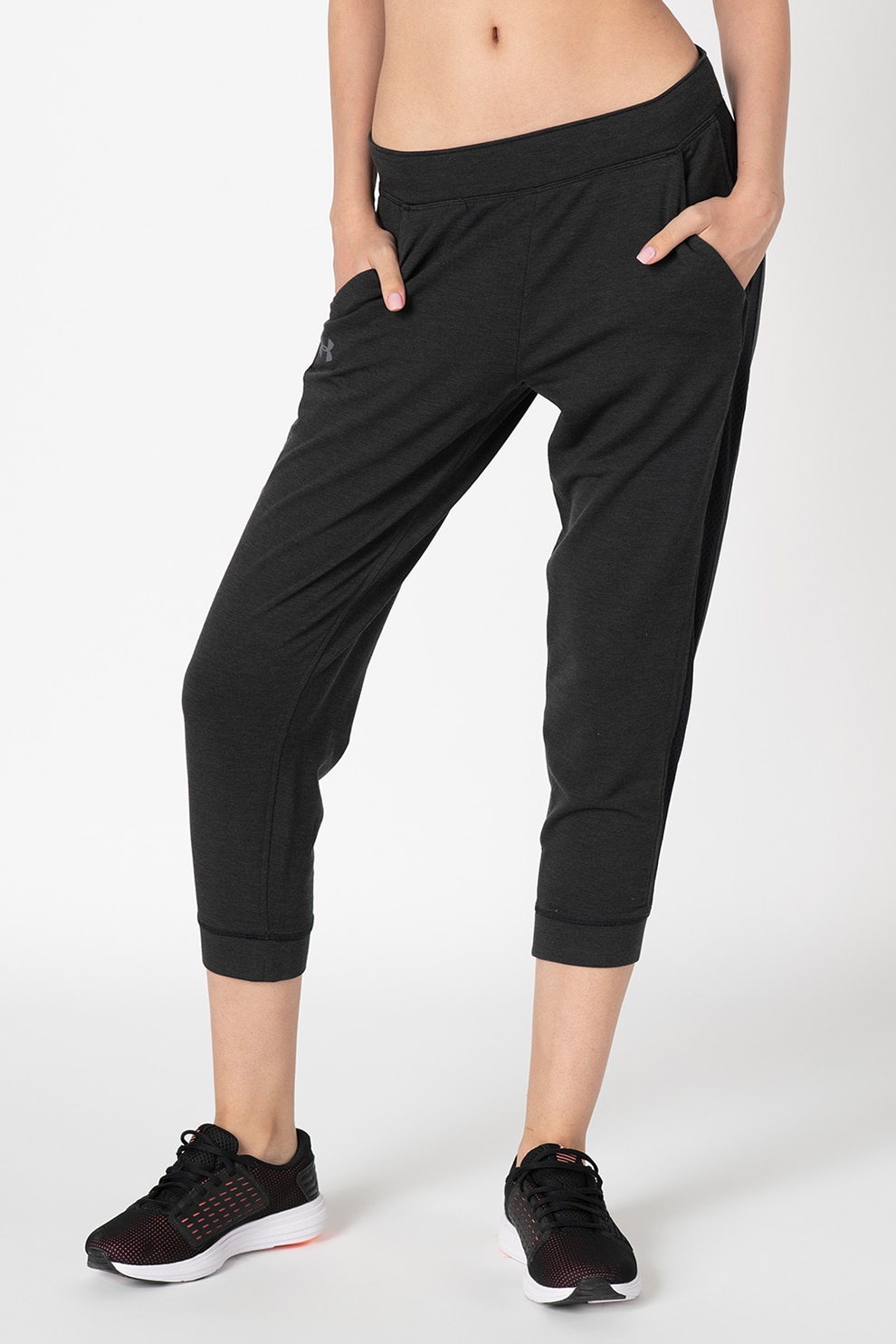 Under Armour, Pantaloni sport capri cu banda laterala de plasa, Negru