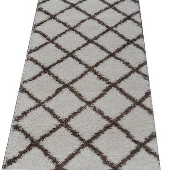 Traversa covor hol latos crem, metraj 100 cm latime, grosime 2,5 cm, greutate 2,2 kg/mp Traversa covor hol latos crem, metraj 100 cm latime, grosime 2,5 cm, greutate 2,2 kg/mp