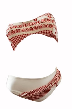 Costum de baie dama doua piese,bustiera, imprimeu floral, ADINA, BLD by Exclusive, Crem/Rosu Costum de baie dama doua piese,bustiera, imprimeu floral, ADINA, BLD by Exclusive, Crem/Rosu