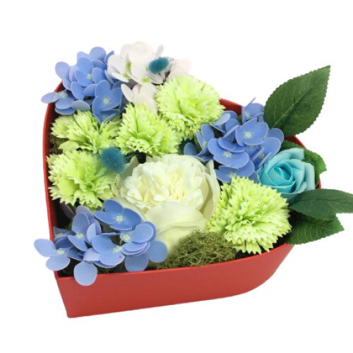 Aranjament floral cu 11 flori de sapun, in forma de inima, Ioana, 220x80 mm, in cutie rosie