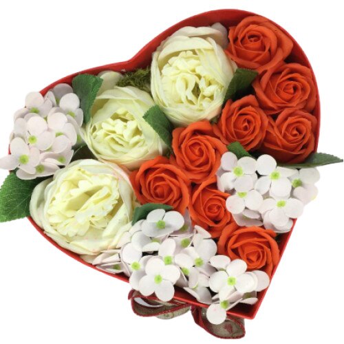 Aranjament floral cu 15 flori de sapun, in forma de inima, Ioana, 260x240X120 mm, multicolor, cu funda din material textil imprimat cu inimi, in cutie rosie L