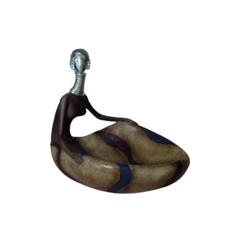 Decoratiune femeie cu un cos de fructe 11343, Metal/Lemn, 17 cm x 23 cm x 21 cm, Multicolor Decoratiune femeie cu un cos de fructe 11343, Metal/Lemn, 17 cm x 23 cm x 21 cm, Multicolor