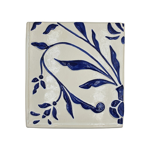 Placa decorativa din teracota, pictata, model Medalion 143, 22x24 cm