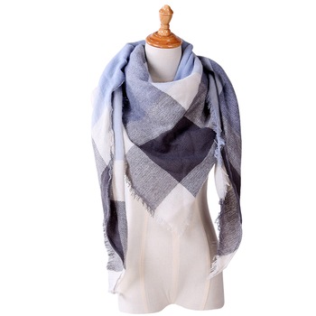 Esarfa triunghi, pentru dama , 140×140×220cm , gros , acril Esarfa triunghi, pentru dama , 140×140×220cm , gros , acril