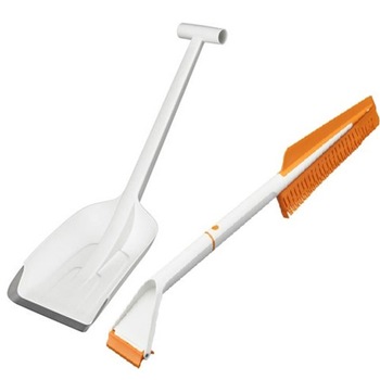 Pachet iarna pentru auto Fiskars SnowXpert , contine : lopata pentru masina 143072 + perie si racleta 143062 Pachet iarna pentru auto Fiskars SnowXpert , contine : lopata pentru masina 143072 + perie si racleta 143062