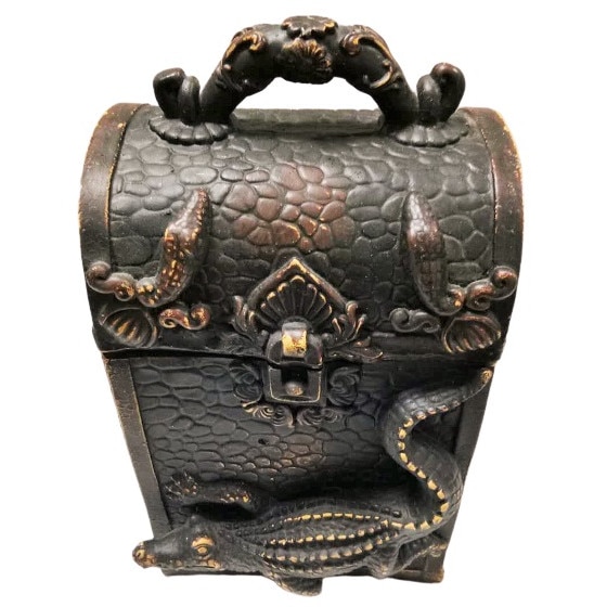 Cufar decorativ cu salamandra, Lemn/Metal, 11 cm x 9 cm x 19 cm, Maro/Auriu