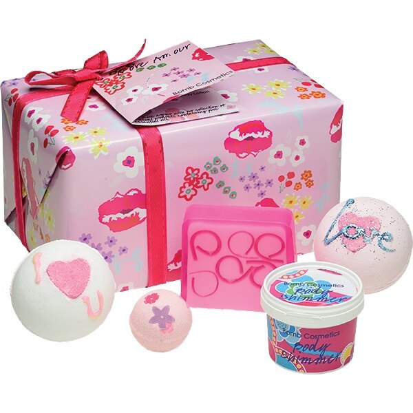 Set cadou More Amour Bomb Cosmetics