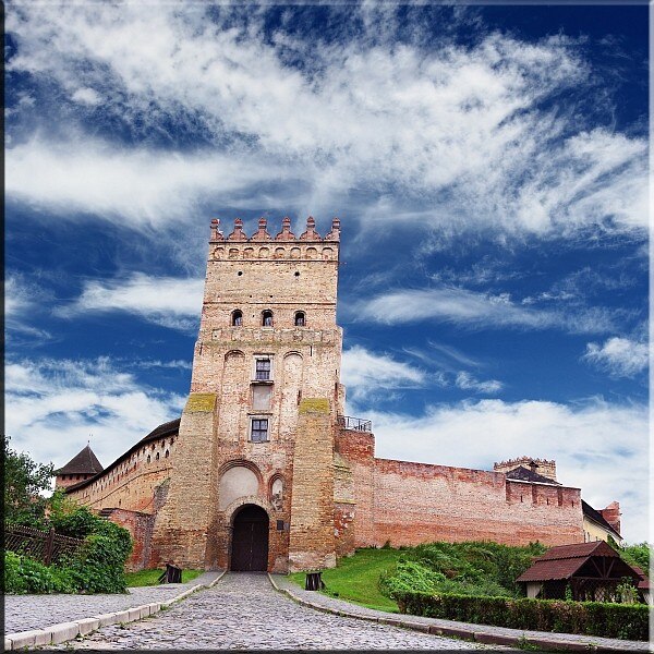 Tablou DualView Startonight Castel in Ucraina, luminos in intuneric, 30 x 30 cm