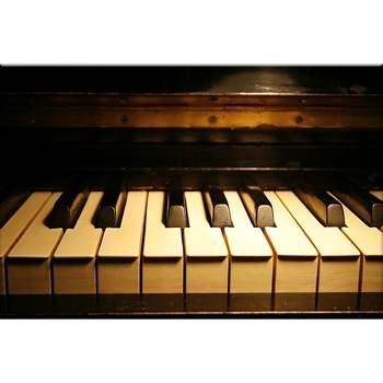 Tablou DualView Startonight Pianul perfect, luminos in intuneric, 80 x 120 cm Tablou DualView Startonight Pianul perfect, luminos in intuneric, 80 x 120 cm