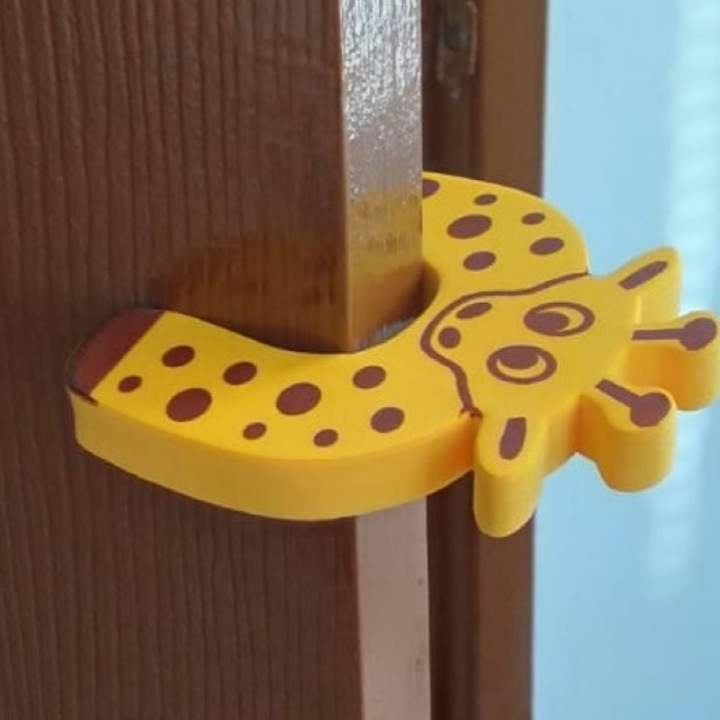 Opritor usa, Empria, Girafa