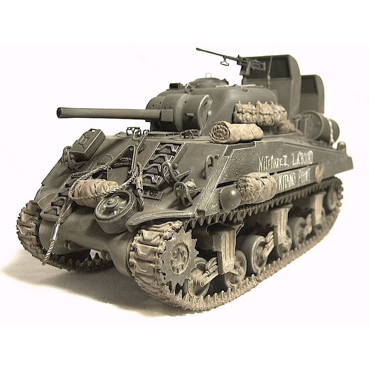 Macheta Militara de construit ITALERI M4A3 Sherman US Marine Corps medium tank 1:35 ITA 6583