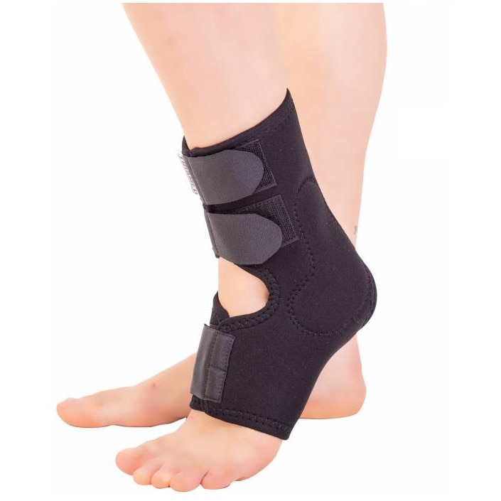 Orteza de glezna mobila cu inchidere anterioara si pernite laterale, marimea 3