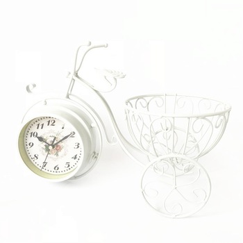 Ceas birou YANA, metal, are forma de bicicleta si dimensiunile 38 x 17 x 25 cm Ceas birou YANA, metal, are forma de bicicleta si dimensiunile 38 x 17 x 25 cm