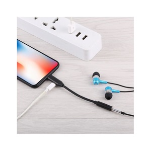 Adaptor Audio Si Incarcare Mufa Jack 3 5 Mm Si Lightning Apple 2 In 1 Simultan Muzica Si Incarcare Floveme Emag Ro