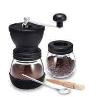 Rasnita manuala pentru cafea, Quasar&Co., cu borcan depozitare si pensula curatare, lingurita, mecanism ceramica, sticla/silicon/lemn, transparent/negru