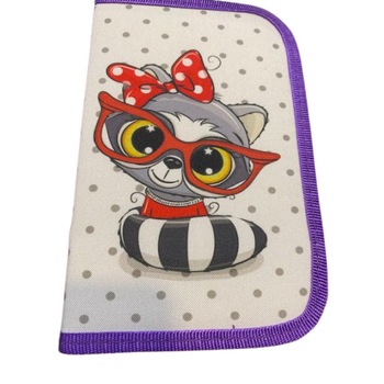 Penar cu pisica, 1 fermoar, o clapeta, echipat 15 piese Penar cu pisica, 1 fermoar, o clapeta, echipat 15 piese