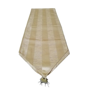 Fata de masa aurie, 100% poliester, 30 x 180 cm Fata de masa aurie, 100% poliester, 30 x 180 cm