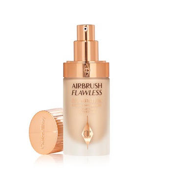 Fond de ten, Charlotte Tilbury, Airbrush Flawless, 5 Neutral, 30 ml Fond de ten, Charlotte Tilbury, Airbrush Flawless, 5 Neutral, 30 ml