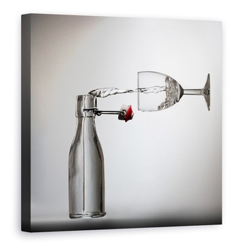 Tablou canvas - Toarna, Conceptual, Beat, Sticla, Iluzie, Apa, 40 x 40 cm Tablou canvas - Toarna, Conceptual, Beat, Sticla, Iluzie, Apa, 40 x 40 cm