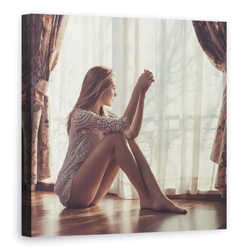 Tablou canvas - Asteptand Dragostea, Portret, Femeie, Fata, Fereastra, Umbra, 70 x 70 cm Tablou canvas - Asteptand Dragostea, Portret, Femeie, Fata, Fereastra, Umbra, 70 x 70 cm